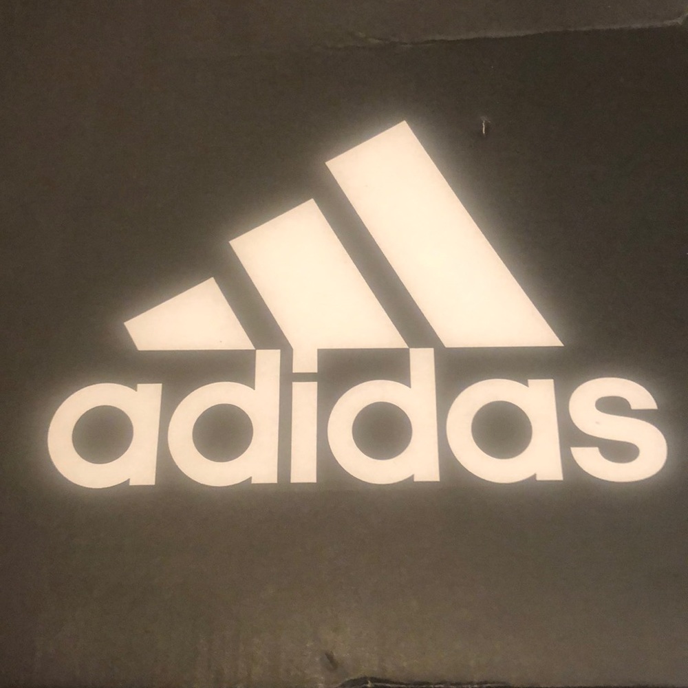 Adidas Sneakers
